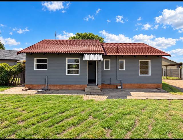 3 BEDROOM HOUSE FOR SALE IN TASBET PARK EXT 2